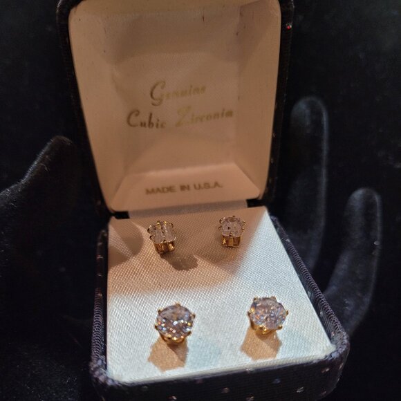 Genuine cubic zirconia round and Rectangle cut earrings - Picture 1 of 3